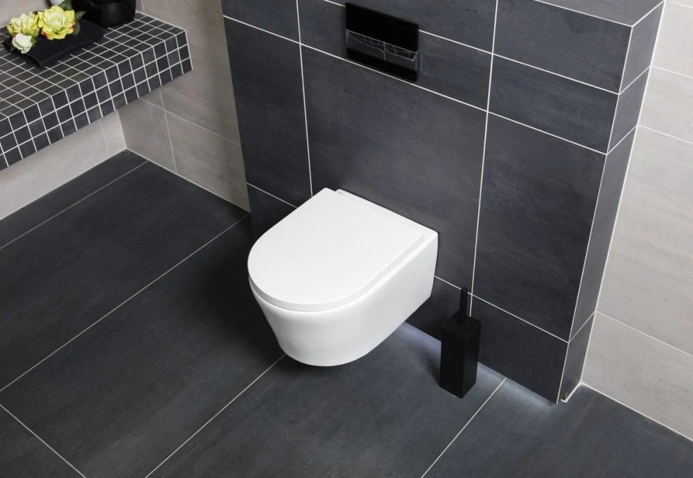 WC závěsné SAT Brevis včetně prkénka softclose, zadní odpad SATBRE010RREXP